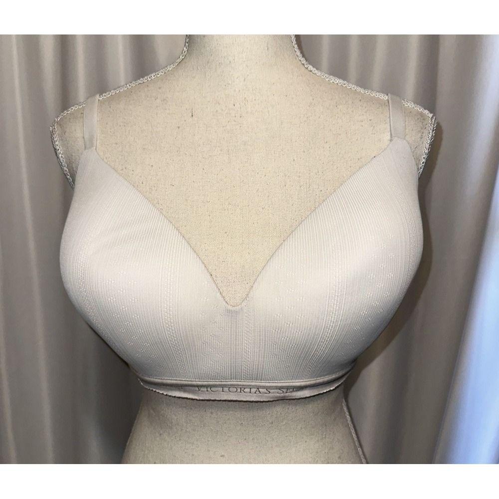 Victorias Secret Tshirt Bra Size 38DD/E85 White Padded Wireless Adjustable